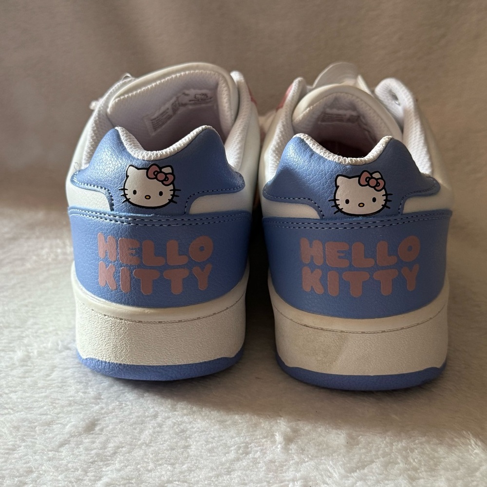 Hello Kitty White and Pink Women’s Size 10 Lace Up‎ Shoes New - Picture 6 of 10